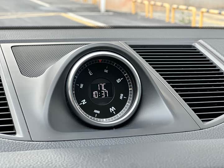 Porsche Macan 2020 Macan 2.0 T — фото 15