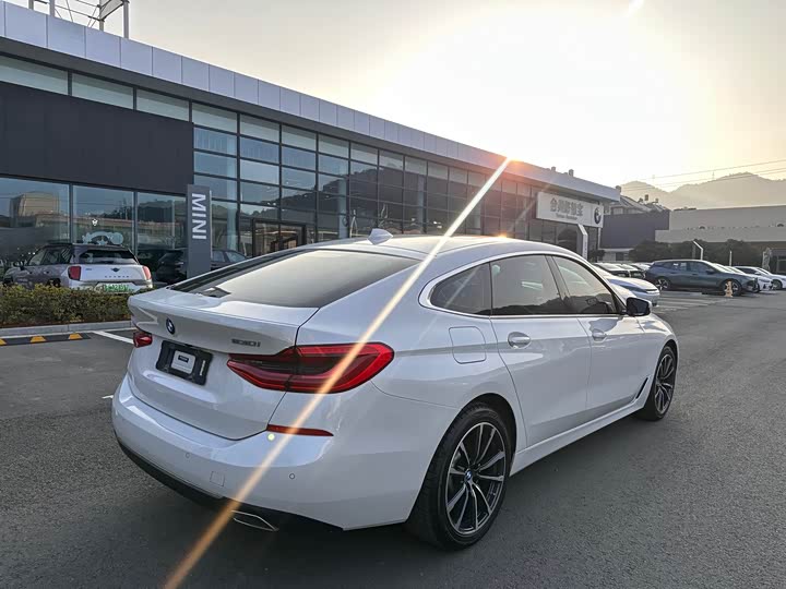 BMW 6-Series 2020 630i — фото 12