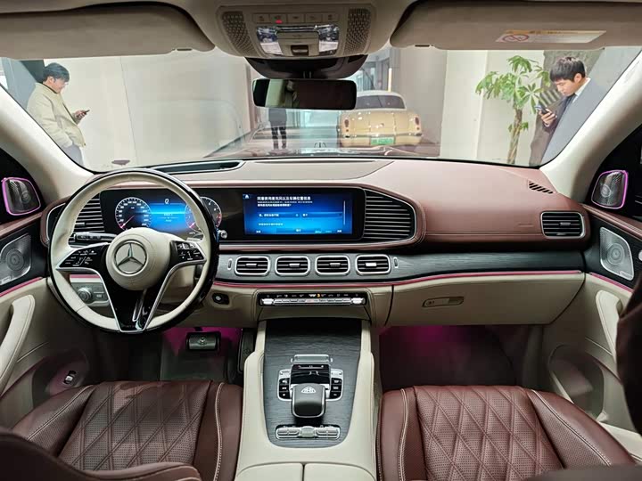 Maybach GLS 2025 GLS 600 4 MATIC — фото 13