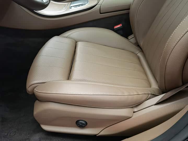 Mercedes-Benz E-Class рестайлинг E 260 L 4MATIC — фото 20