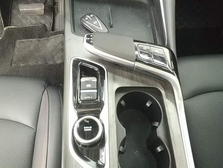 Changan UNI-T 2020 1.5 T Premium — фото 16