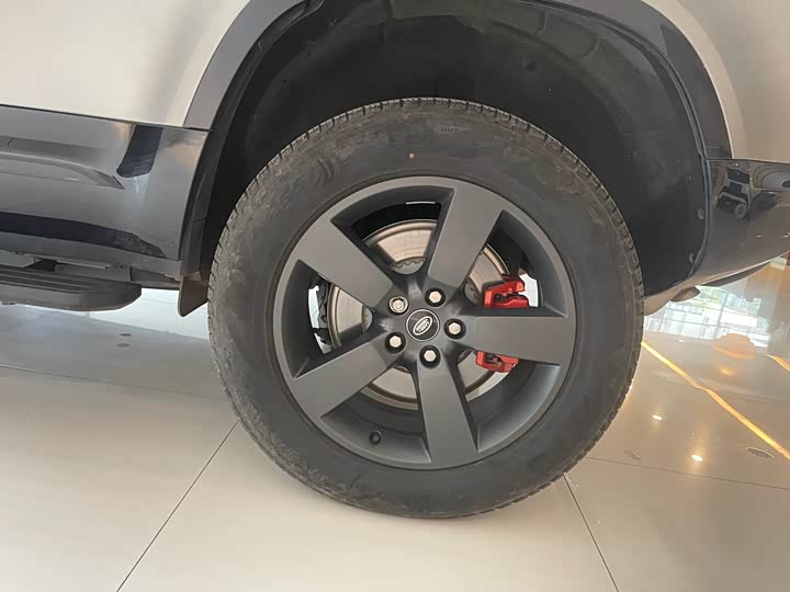 Land Rover Defender — фото 12