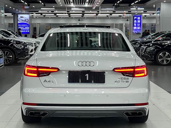 Audi A4L 2019 40 TFSI V — фото 5
