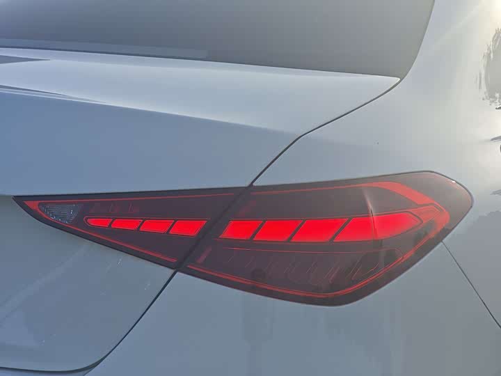 Mercedes-Benz C-Class 2023 C 200 L — фото 10