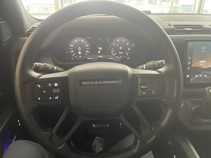 Land Rover Defender — фото 11