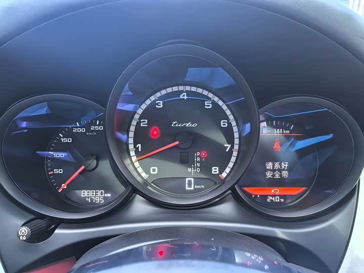 Porsche Macan 2017 Macan Turbo 3.6 T — фото 8