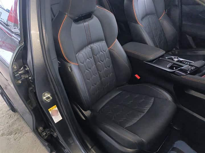 Changan UNI-T 2022 1.5 T Premium — фото 25