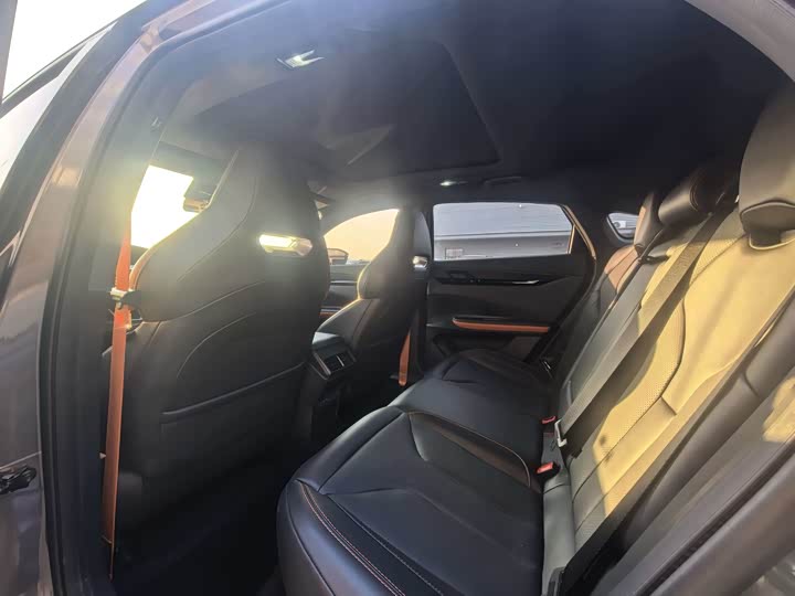 Changan UNI-V 2023 1.5 T Premium — фото 11
