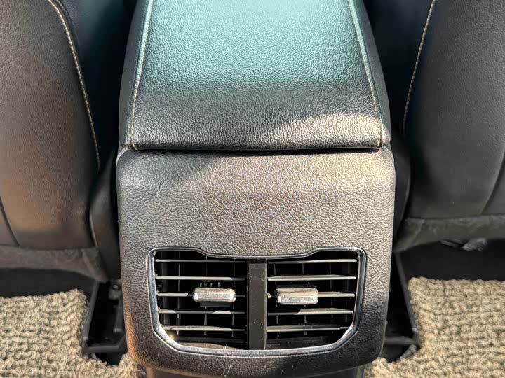 Ford Mondeo — фото 15