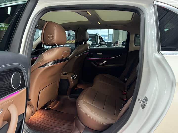 Mercedes-Benz E-Class 2019 E 300 L — фото 14