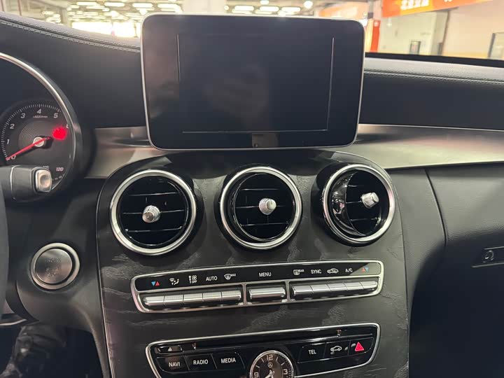 Mercedes-Benz C-Class 2018 C 180 L — фото 15