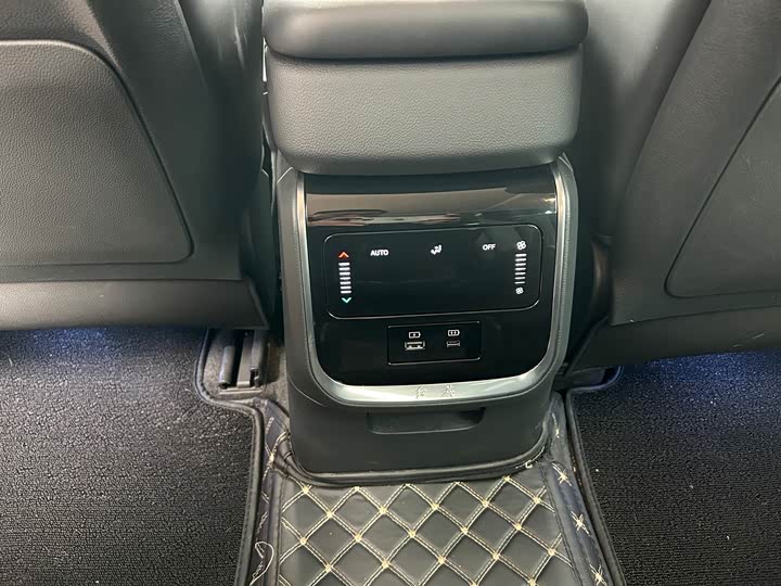 Hongqi HS7 PHEV 2024 2.0 T PHEV 4 WD 6 — фото 12