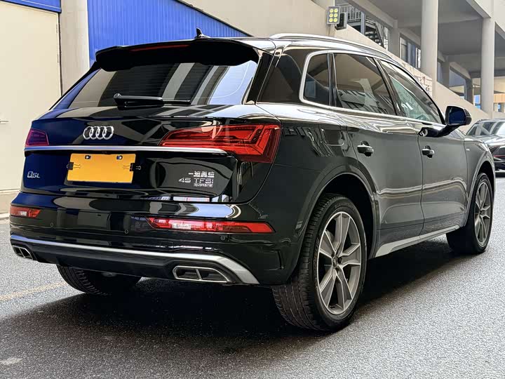Audi Q5L 2022 45 T — фото 4