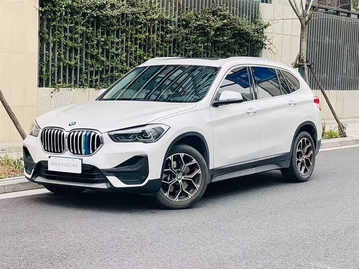 BMW X1 2022 s Drive 25 Li Leading — фото 1