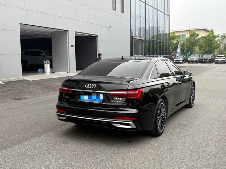 Audi A6L — фото 15