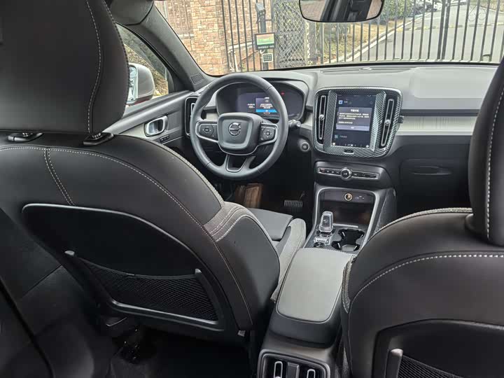 Volvo XC40 2024 B 3 — фото 14