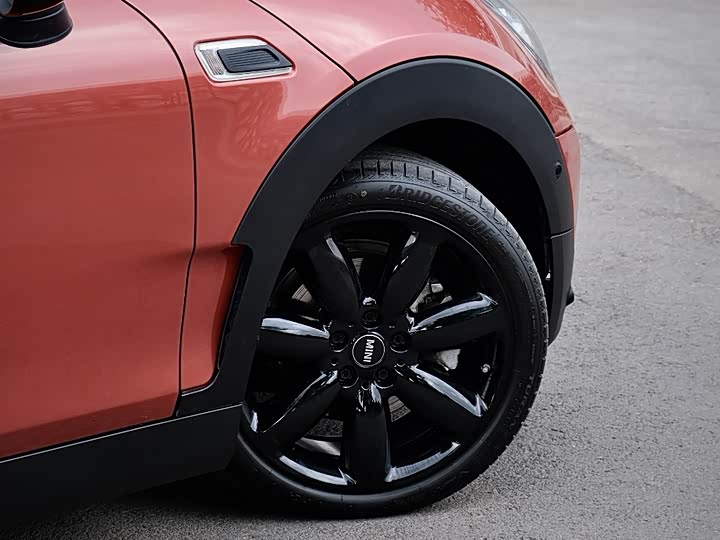 MINI Clubman — фото 3