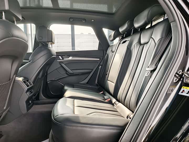 Audi Q5L 2024 40 TFSI — фото 9