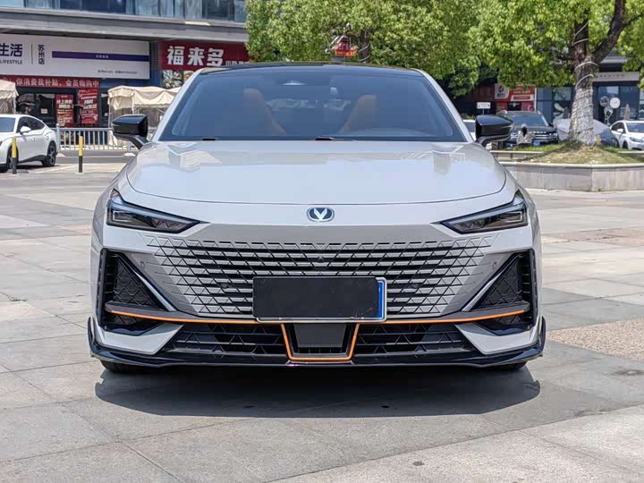 Changan UNI-V 2023 1.5 T — фото 2