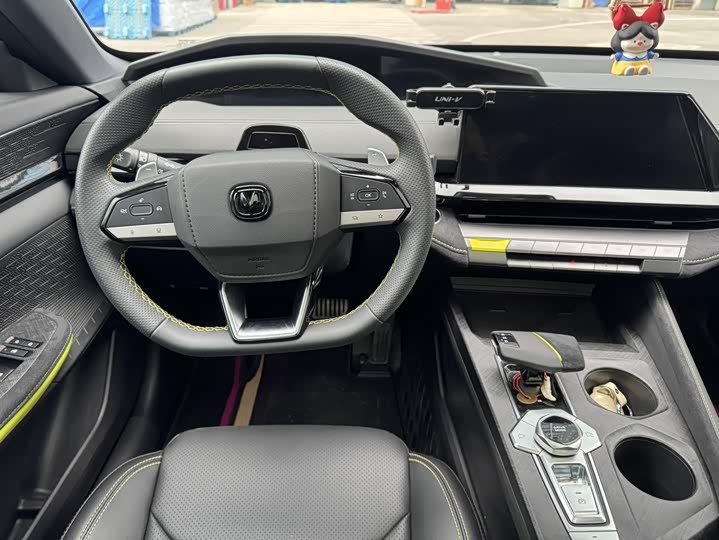 Changan UNI-V 2022 1.5 T — фото 8