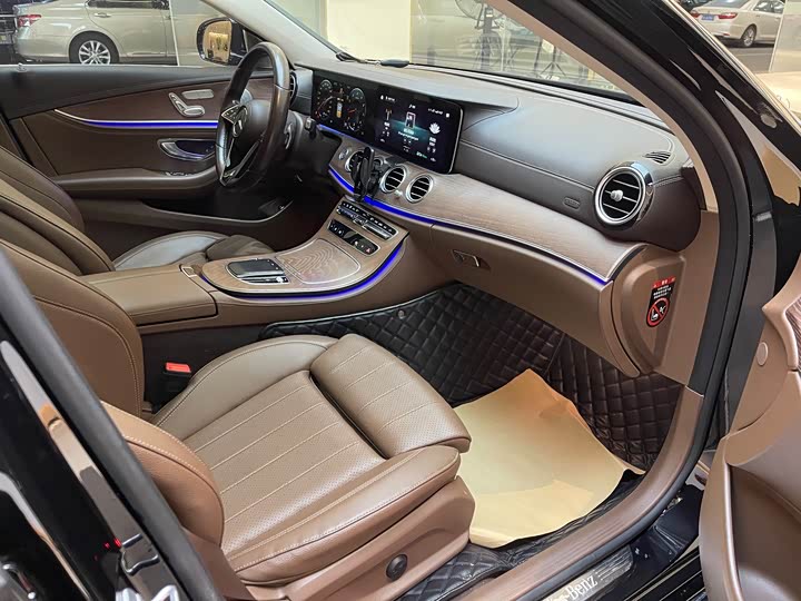 Mercedes-Benz E-Class рестайлинг E 260 L — фото 13