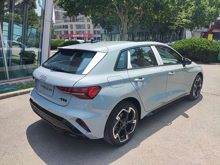 Audi A3 2026 Sportback 35 TFSI + — фото 2