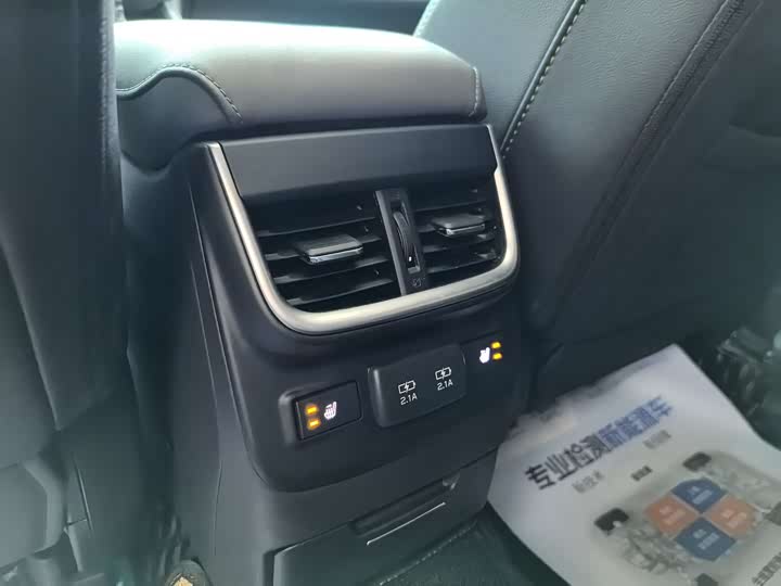Subaru Outback — фото 10