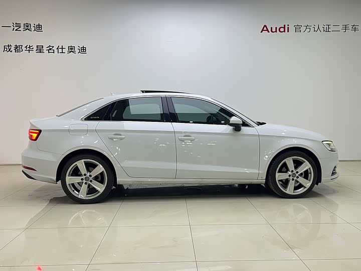 Audi A3 2018 30 Limousine 35 TFSI — фото 3