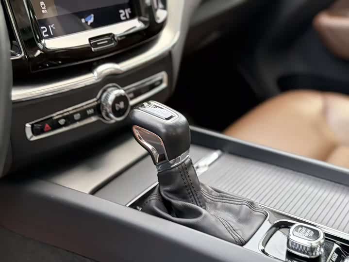 Volvo XC60 2020 T 5 4 WD — фото 16