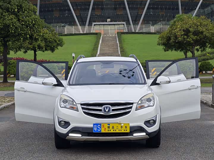 Changan CS35 2016 1.6 L ATLuxury V — фото 11