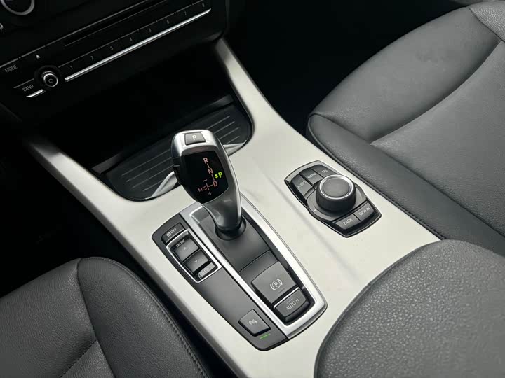 BMW X3 2016 s Drive 20i — фото 10