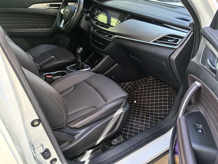 Changan CS35 PLUS 2019 1.6 L MT — фото 11
