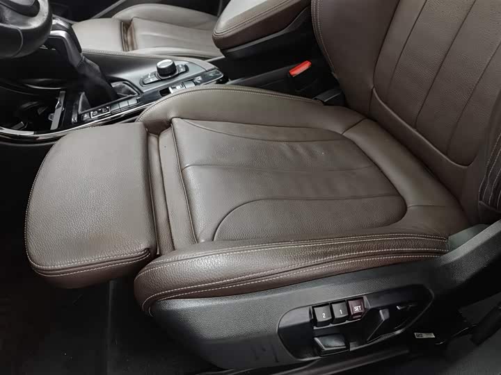 BMW X1 2018 s Drive 18 Li — фото 20