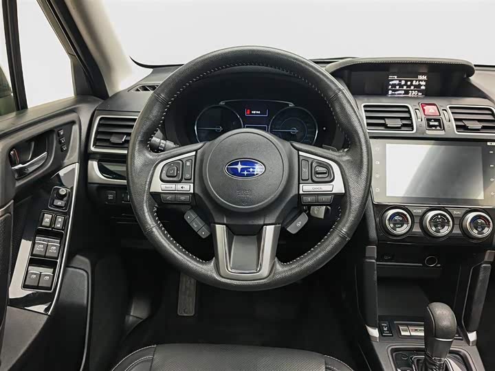 Subaru Forester — фото 11