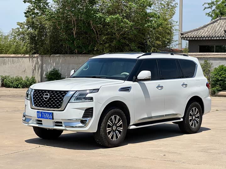 Nissan Patrol — фото 1