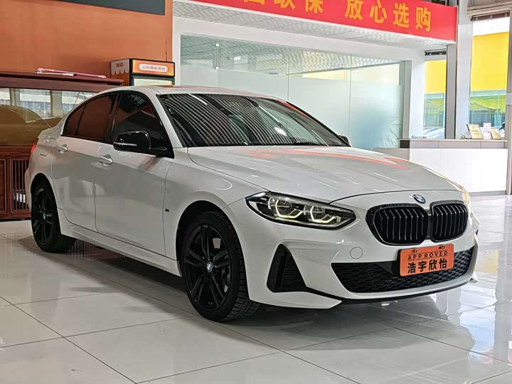 BMW 1-Series 2021 125i M — фото 3