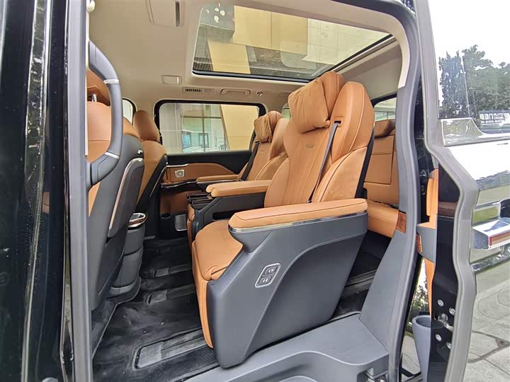 Hongqi HQ9 PHEV 2024 2.0 T 4 WD — фото 7
