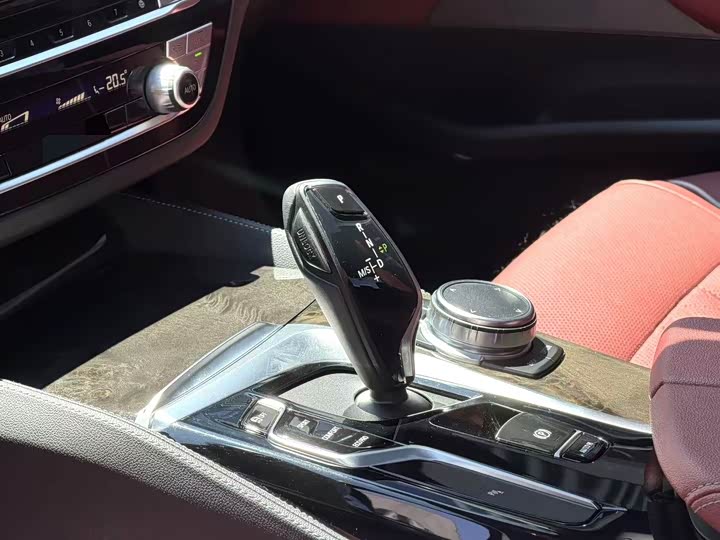 BMW 5 Series 525Li M спортпакет — фото 9