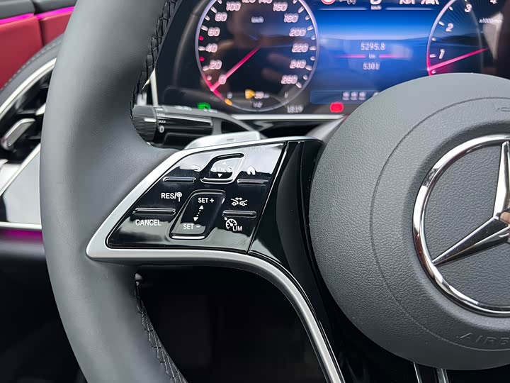 Mercedes-Benz E-Class 2025 E 300 L Luxury — фото 30