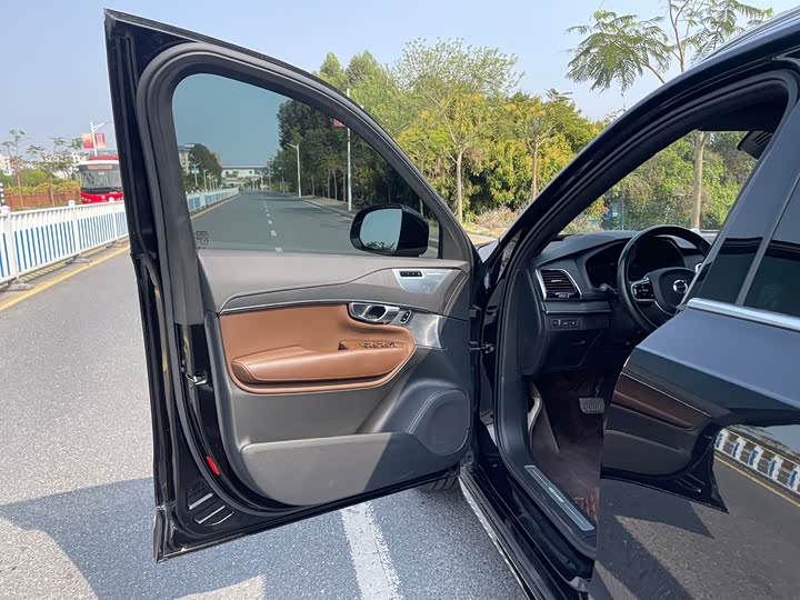 Volvo XC90 Hybrid 2022 E Hybrid T 8 7 — фото 21