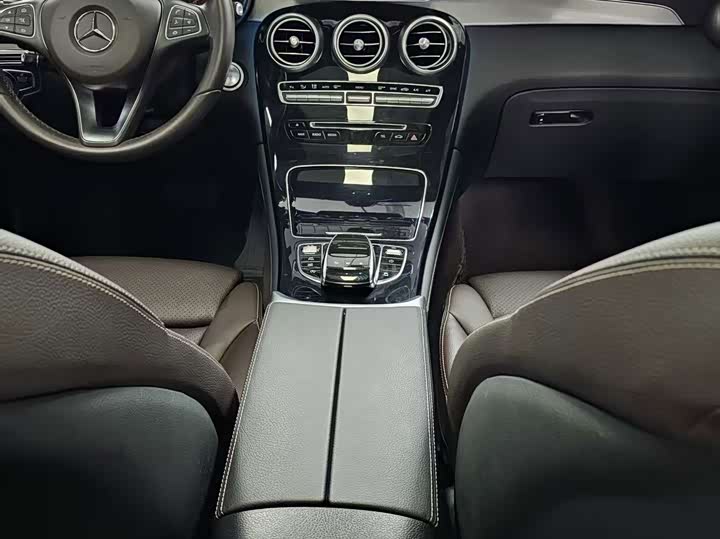 Mercedes-Benz GLC 200 4MATIC — фото 13
