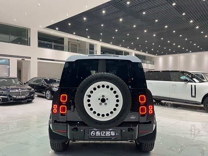 Land Rover Defender — фото 12
