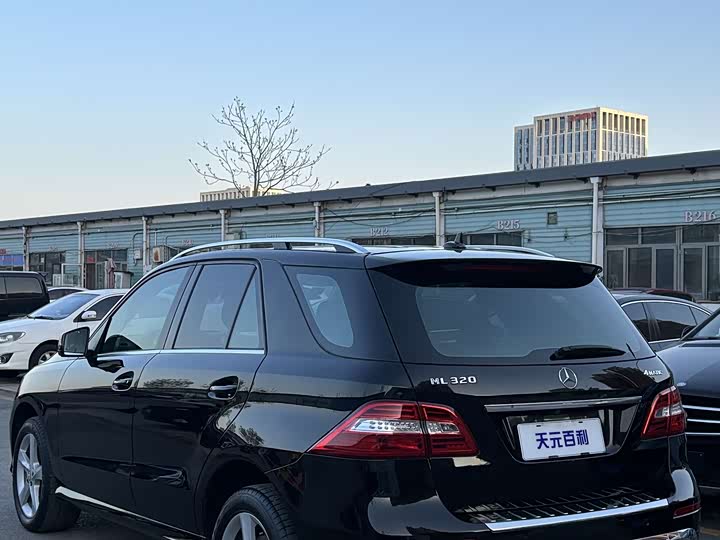 Mercedes-Benz M-Class 2015 ML 320 4 MATIC — фото 4