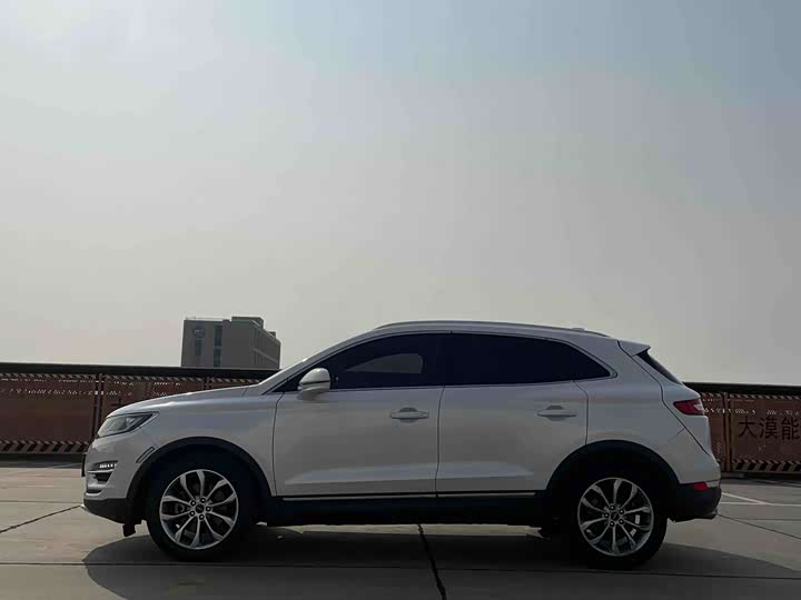 Lincoln MKC 2017 2.0 T 2 WD — фото 13