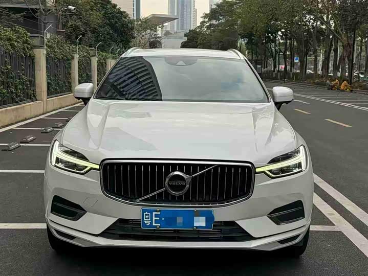 Volvo XC60 2021 T 5 4 WD — фото 3