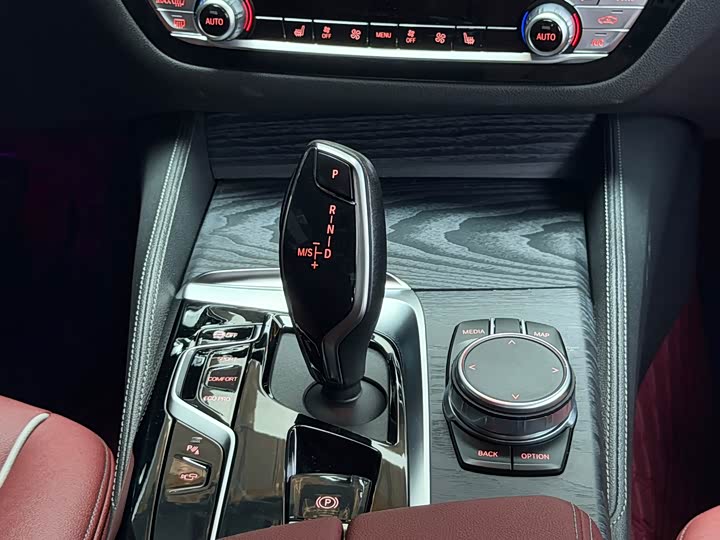 BMW 5 Series — фото 14