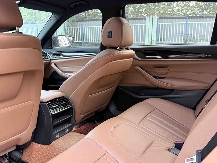 BMW 5-Series 2017 528 Li Leading — фото 5