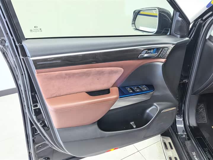 Trumpchi GS8 2017 320 T 2 WD （ ） — фото 7