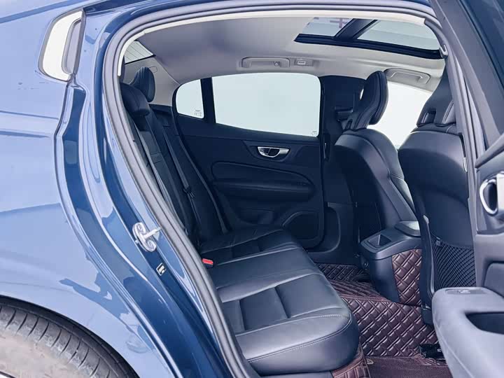 Volvo S60 2023 B 4 — фото 16