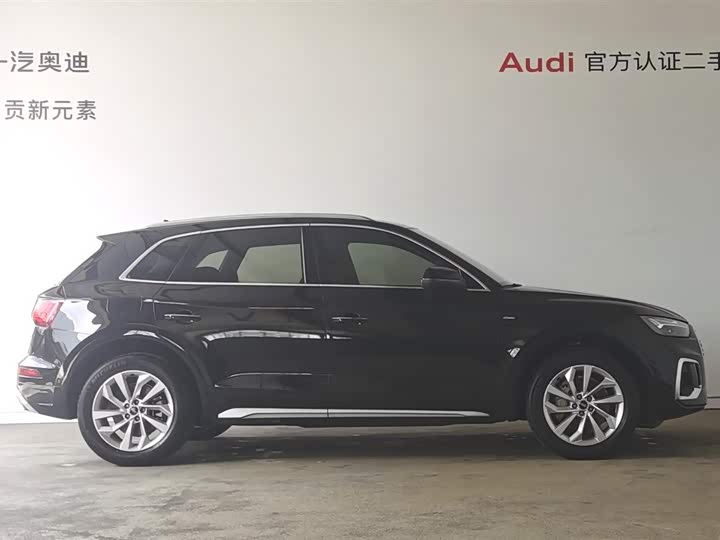 Audi Q5L 2022 40 T — фото 2